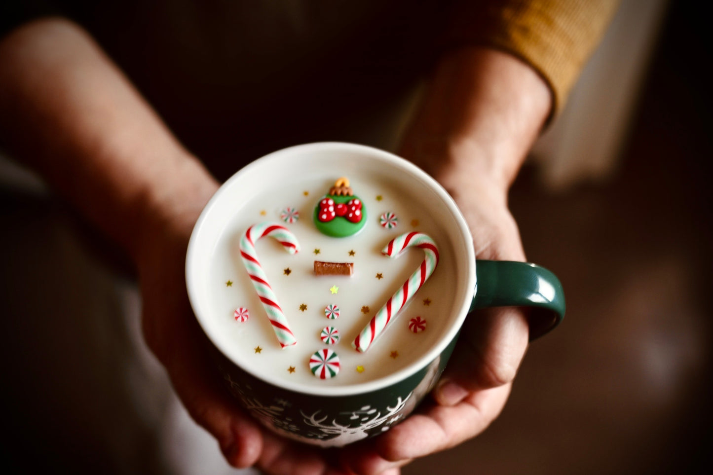 Vela en taza navideña 🎄 (Edición limitada)