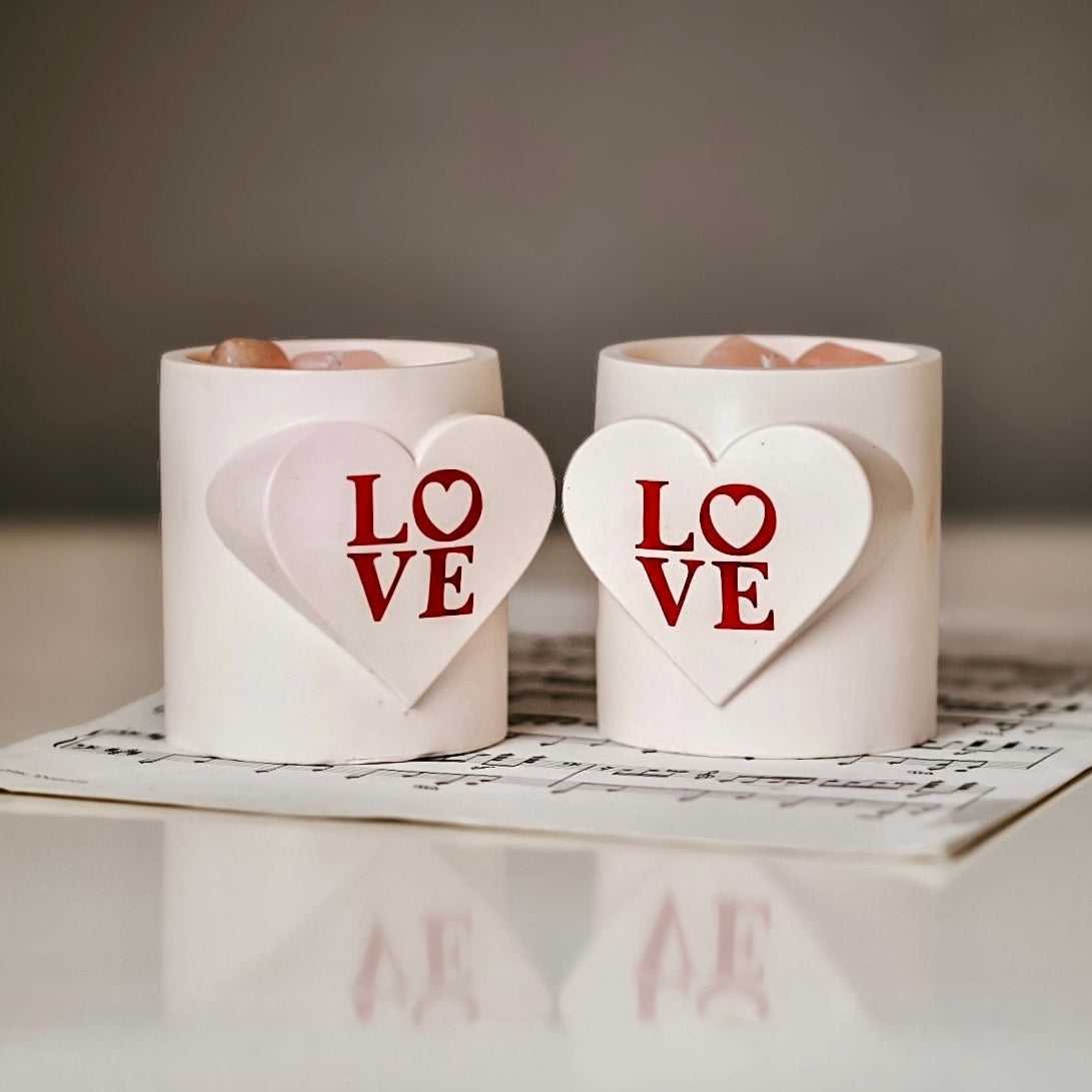 ❥ Vela en envase artesanal "LOVE" con cristales de cuarzo rosa
