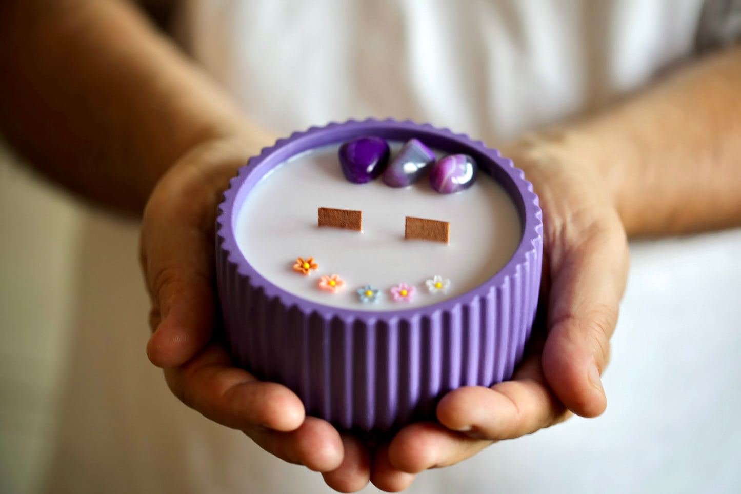 ❥ Vela artesanal "Sukha", aroma lavanda