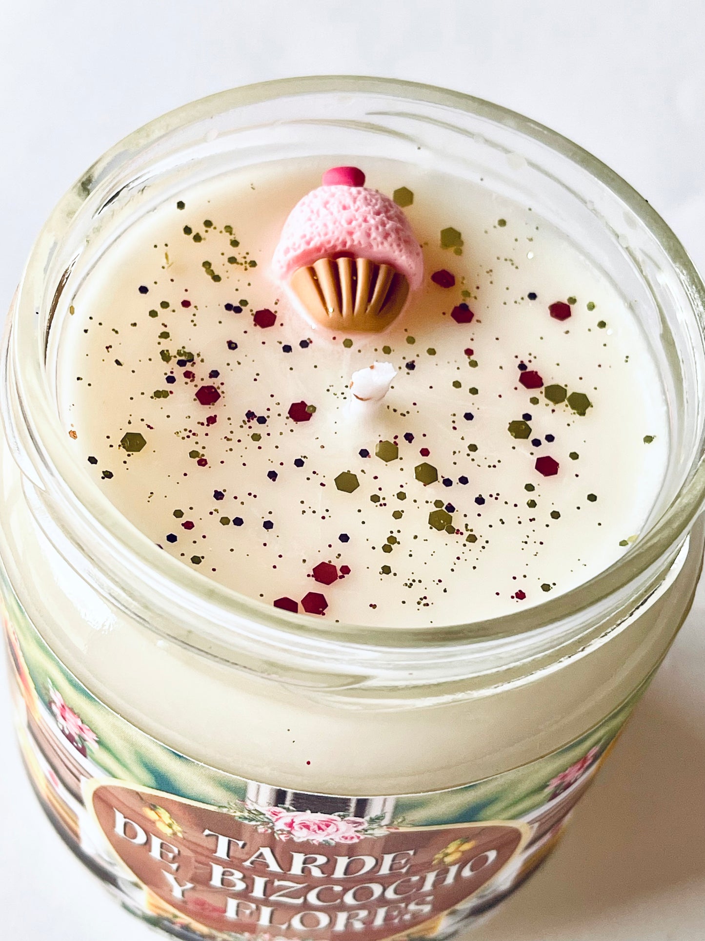 ❥ Vela "Tarde de bizcocho y flores"🧁