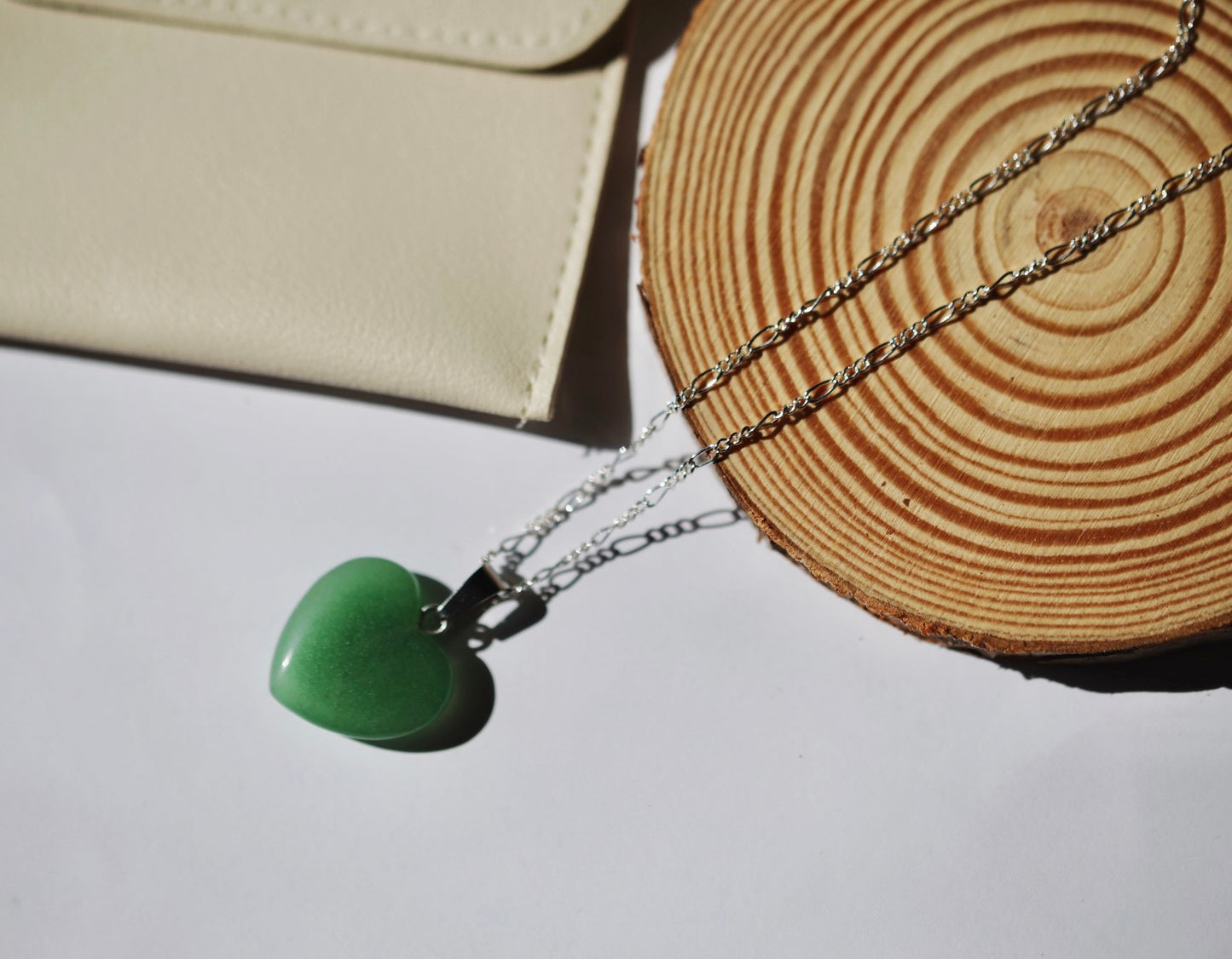 ❥ Colgante corazón de aventurina verde ♡ (Prosperidad, renovación, abundancia)
