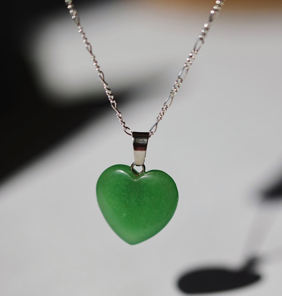 ❥ Colgante corazón de aventurina verde ♡ (Prosperidad, renovación, abundancia)