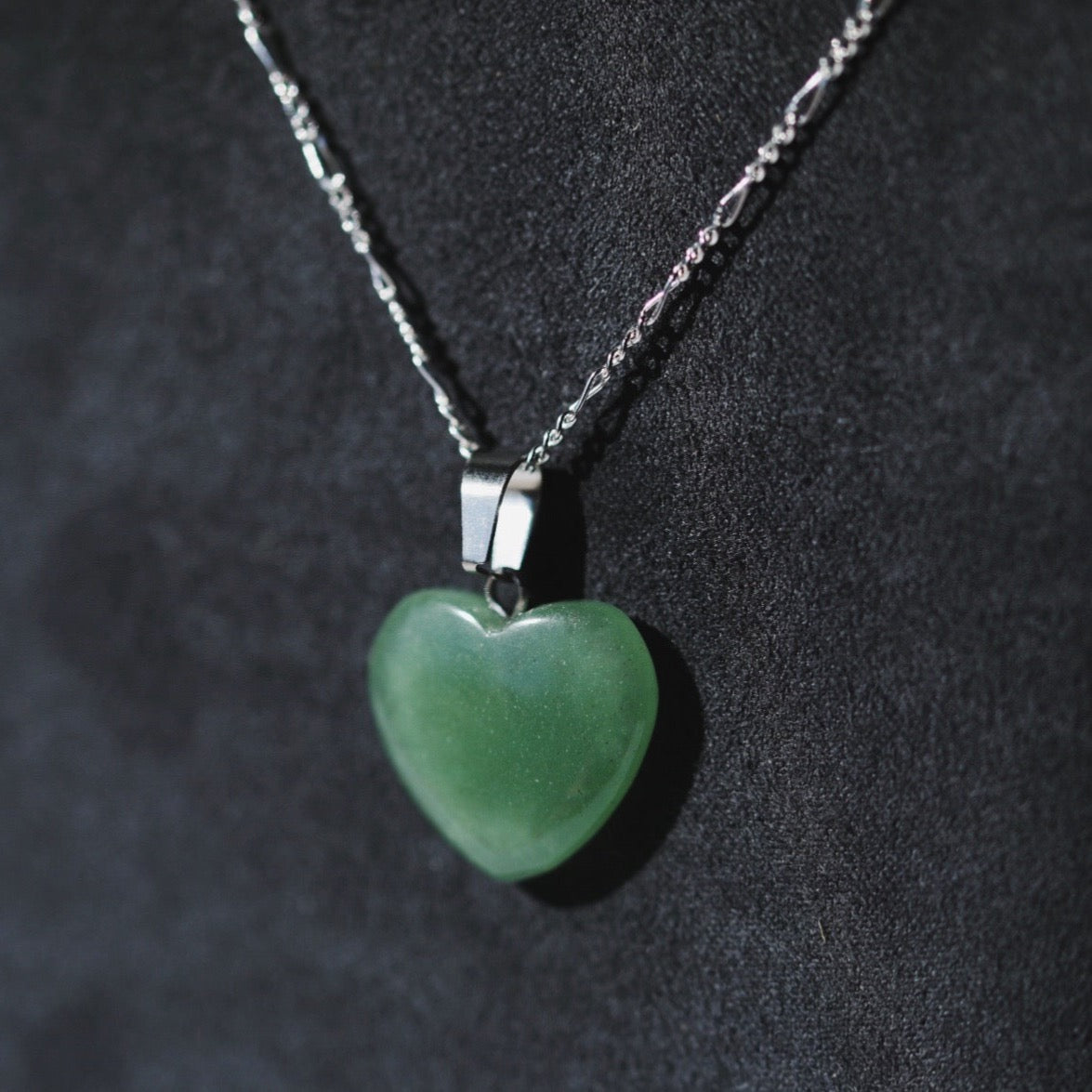 ❥ Colgante corazón de aventurina verde ♡ (Prosperidad, renovación, abundancia)