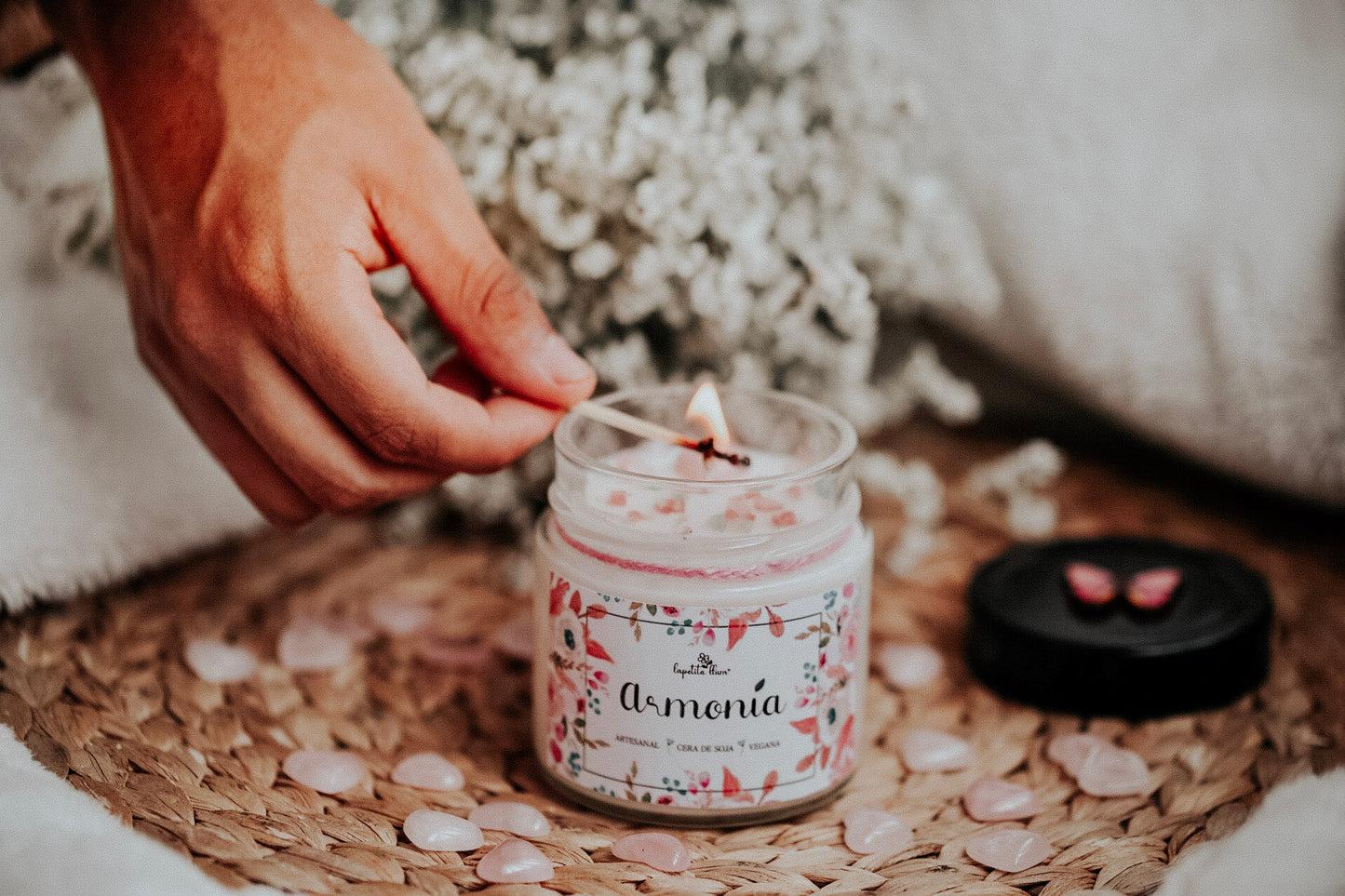 ❥ Vela "Armonía" con corazón de cuarzo rosa 💖