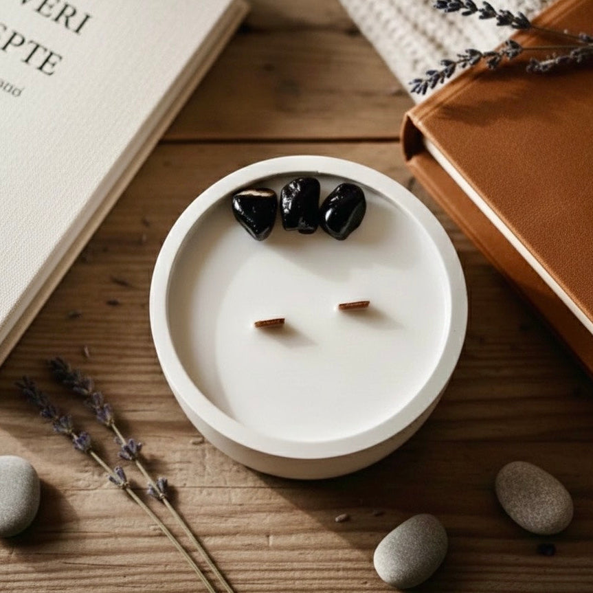 ❥ Vela "ARETHA" – Fuerza, elegancia y alma (con 3 piedras de Ónix)